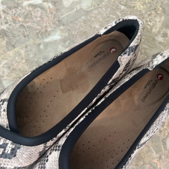 Unstructured by Clarks Washable vinyl  Slip On Snake Skin  Sz 7.5 - Picture 3 of 9